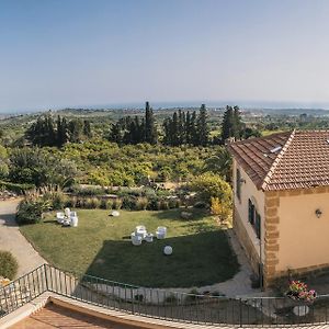 Villa La Lumia B&B Suites&Apartments
